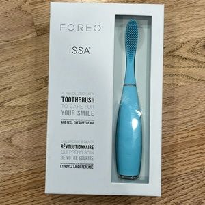 Foreo Issa toothbrush nwt
